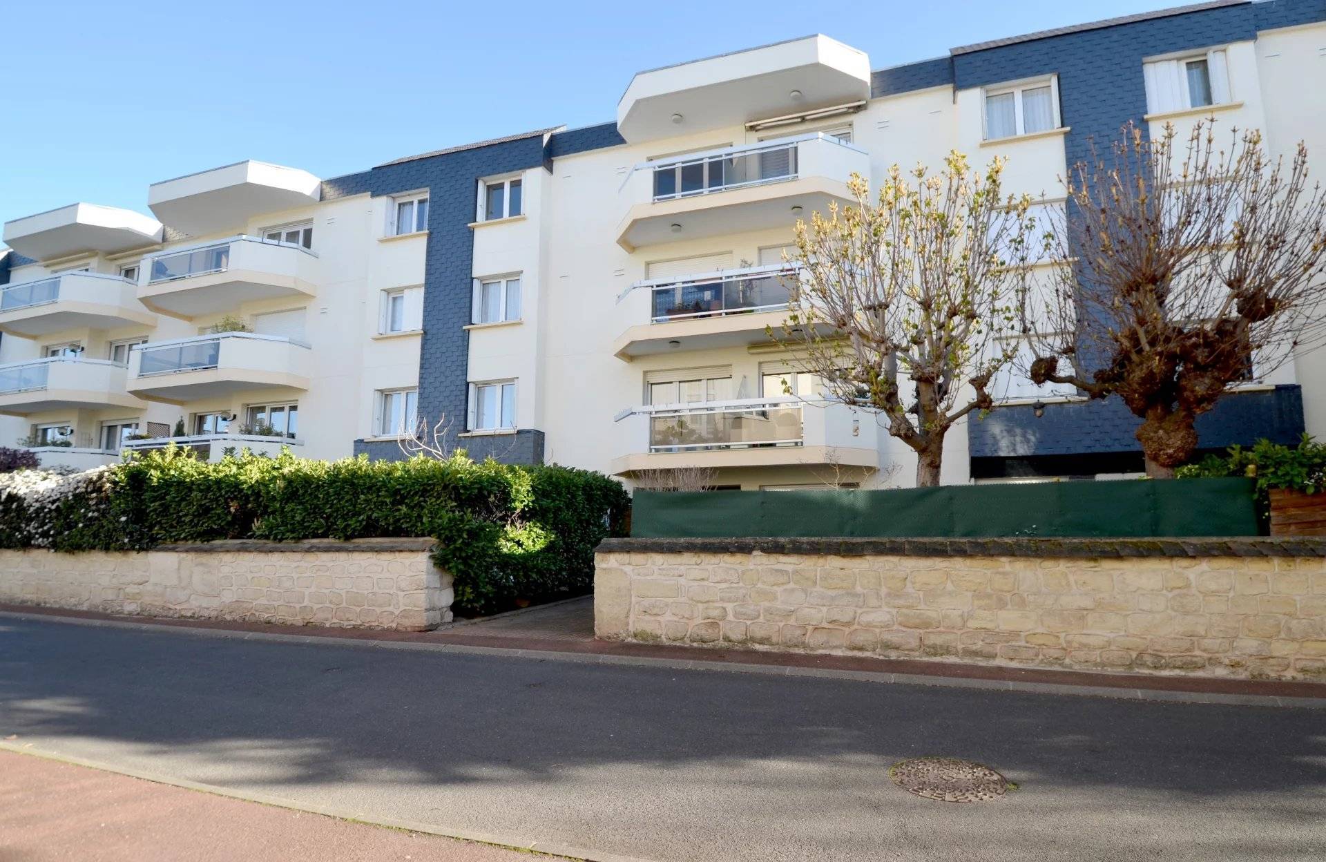 Rental Apartment Croissy-sur-Seine